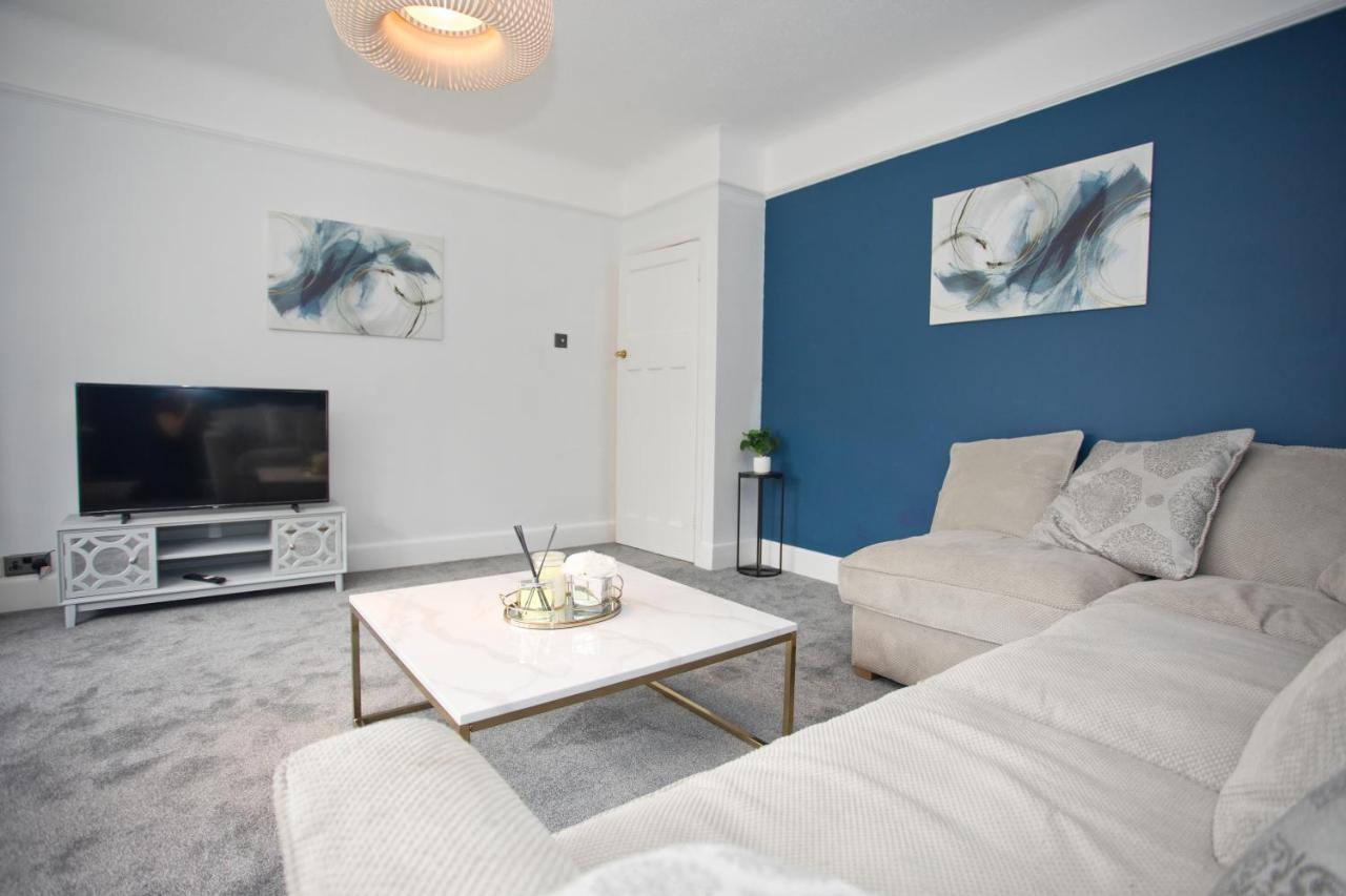 Beach Apartment In Sandbanks Poole Bagian luar foto